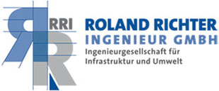 Firmenlogo vom Ingenieurbüro Roland Richter. Es zeigt den Namen in blau und grau auf weißem Hintergrund.